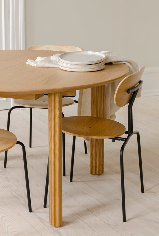 Umage Comfort Circle design tafel die uitschuifbaar is