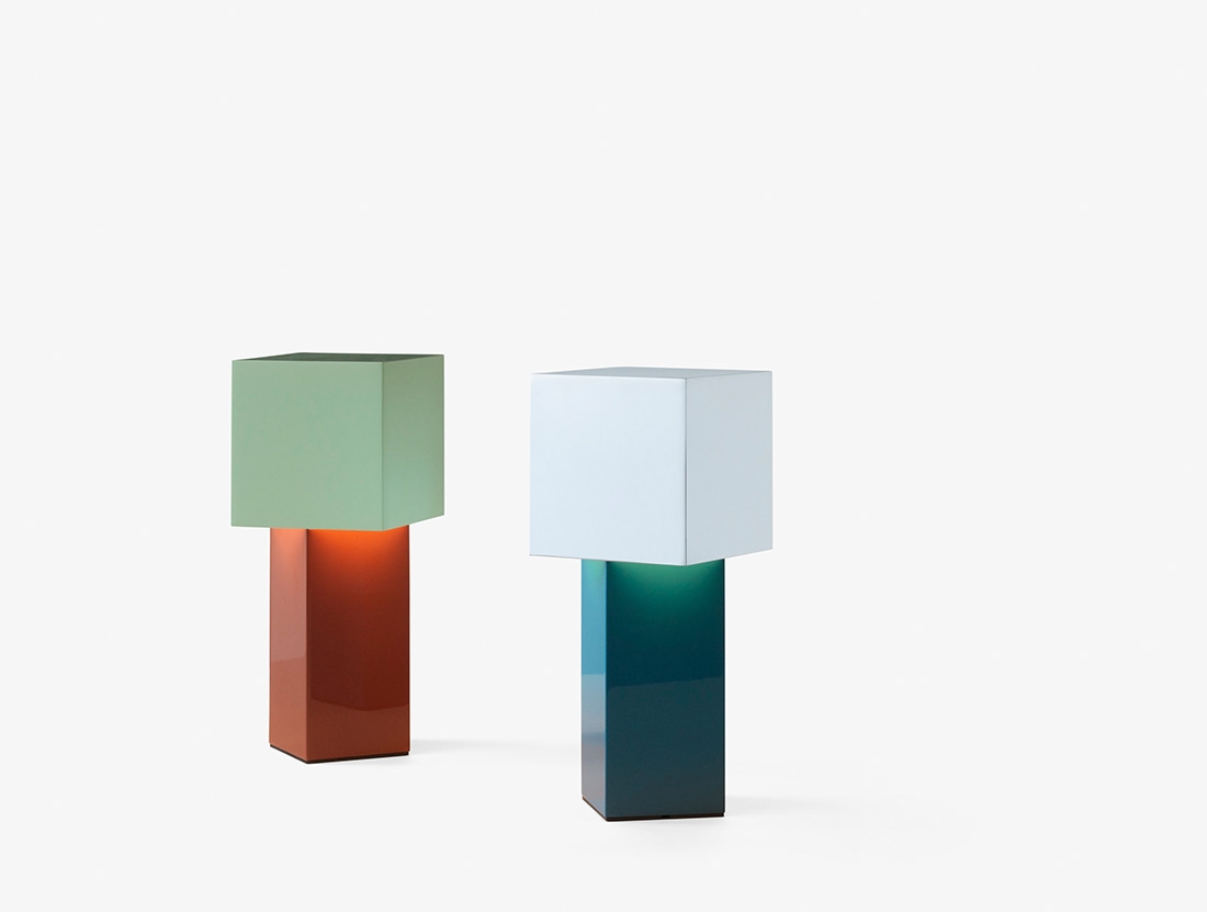 De twee kleuren van de Pivot Draagbare design lamp