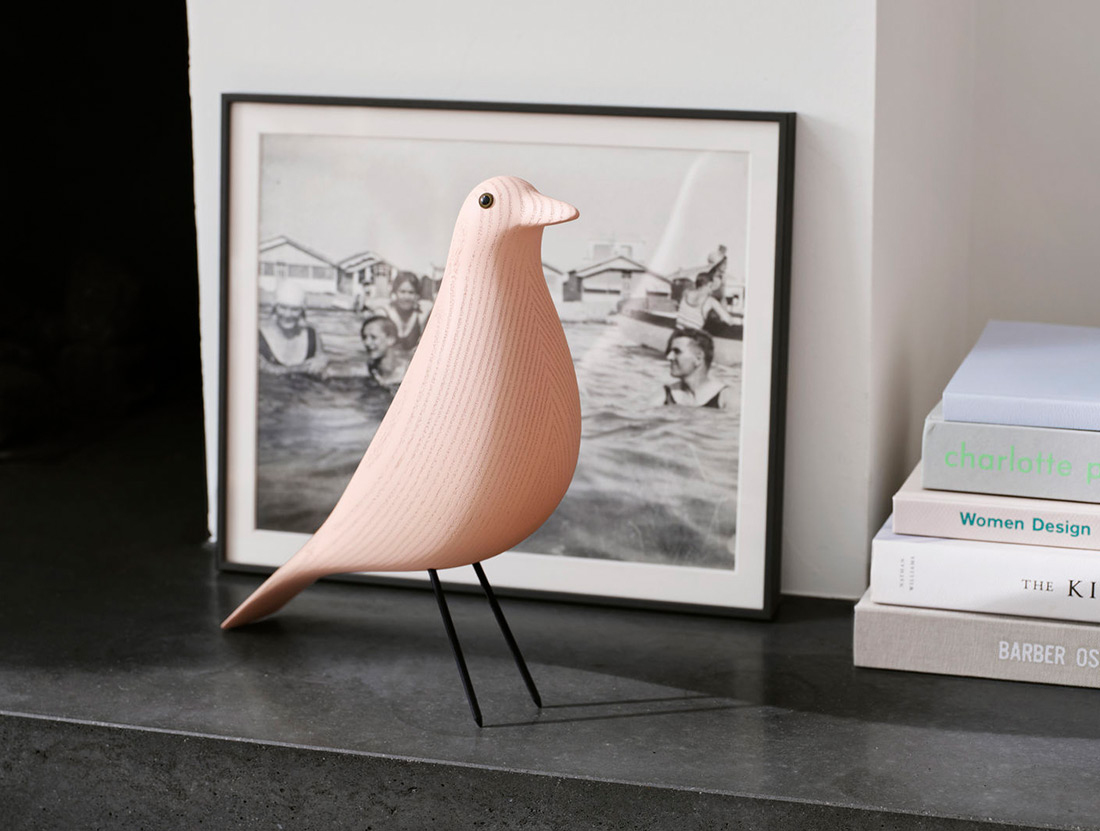 De nieuwe limited edition Eames House Bird in het roze
