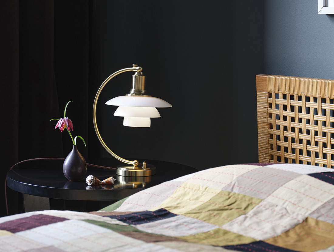 Louis Poulsen design lamp voor op de tafel. 