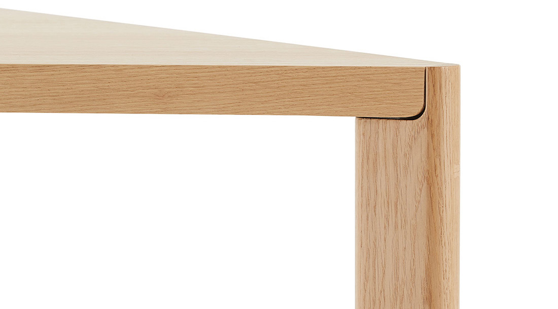 detail van het hout van de Move tafel