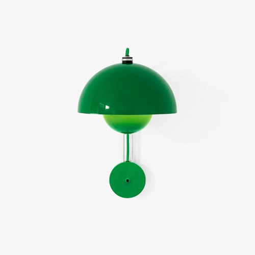 De vp8, de enige wandlamp afgebeeld in de kleur groen