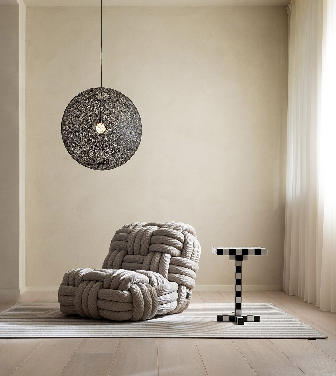 De nieuwe design fauteuil Knitty Lougne Chair van Moooi