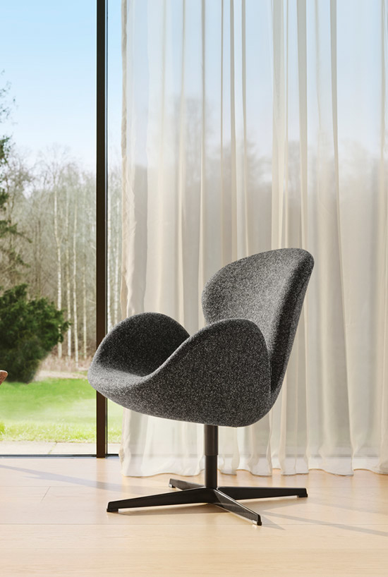 De Vanir-stof van Kvadrat op de Swan chair design Stoel