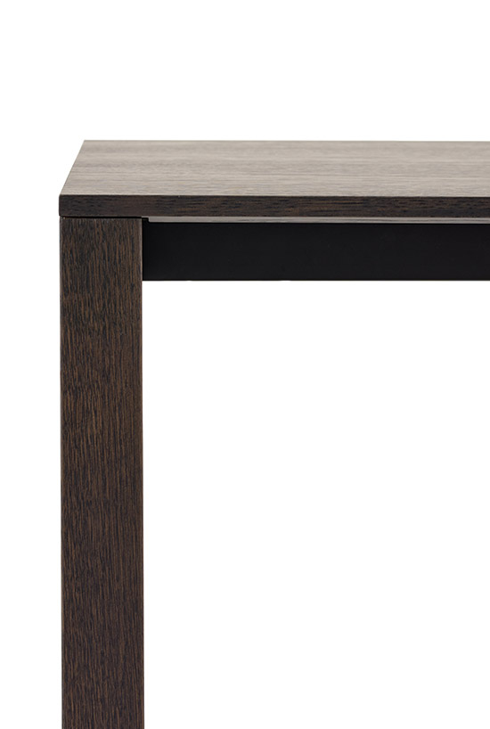 Details van het hout van de design tafel die uitschuifbaar is