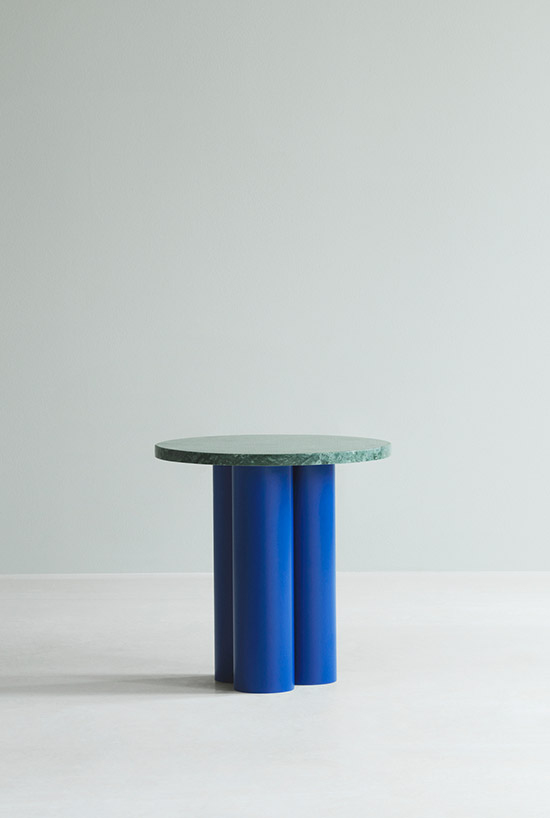 Normann Copenhagen Dit table met een blauwe basis