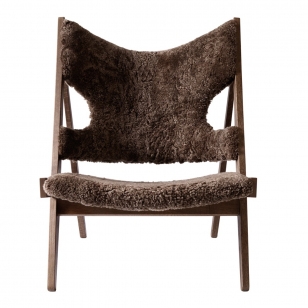 Audo Copenhagen - Menu Knitting Loungestoel - Schapenvacht / Root