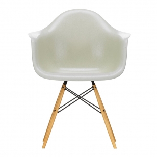 Vitra Eames Fiberglass Chair DAW - Parchment/Esdoorn Goud
