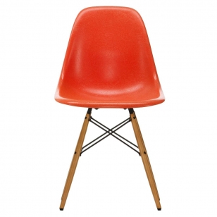 Vitra Eames Fiberglass Chair DSW - Red Orange/Esdoorn Goud