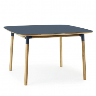 Normann Copenhagen Form tafel 120x120 cm blauw