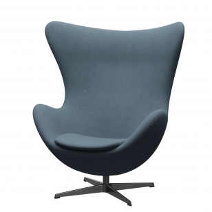 Fritz Hansen Egg Chair Fauteuil + Voetenbank - ReWool 768 naturel/lichtblauw - zwart