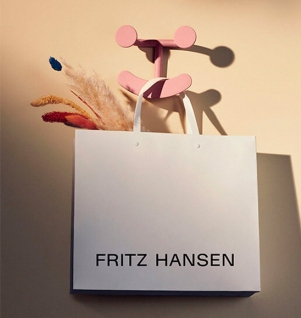 Fritz Hansen Happy Wandhaak Blush