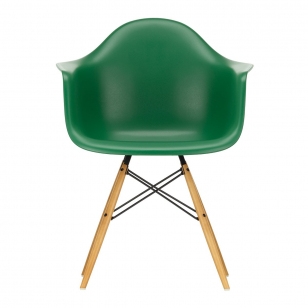 Vitra Eames Plastic Chair DAW Esdoorn Gelig - Emerald Green