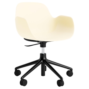 Normann Copenhagen Form Armchair Bureaustoel Met Zwart Onderstel Creme
