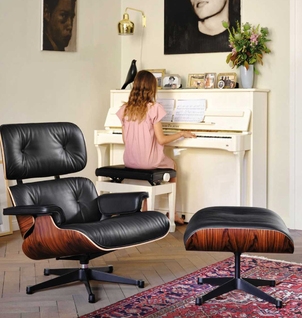 Vitra Eames Lounge Chair Ottoman / Kersen / Gepolijst Zwart / Premium / Zwart