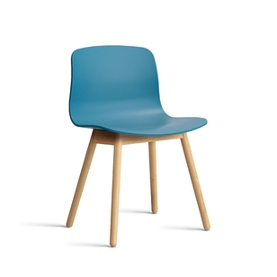 HAY About a Chair AAC 12 eetkamerstoel gelakt eiken Azure Blue 2.0